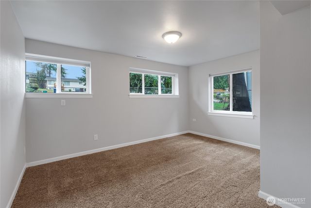 30331 9th Avenue S, Federal Way, WA 98003