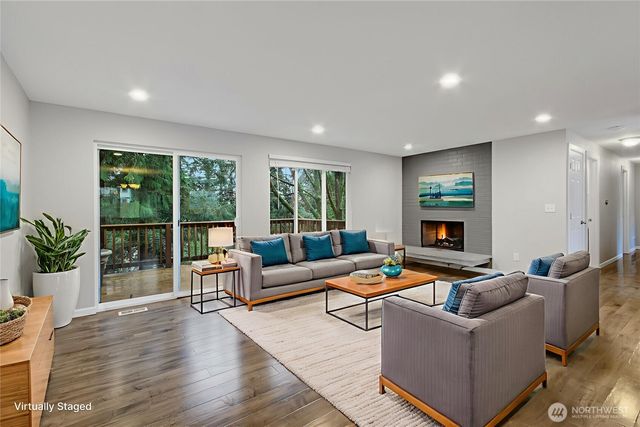 30331 9th Avenue S, Federal Way, WA 98003