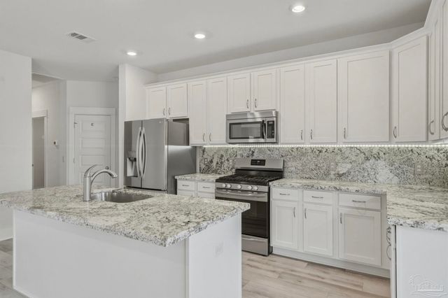 1640 Quartz Ave, Cantonment, FL 32533