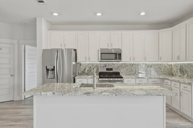 1640 Quartz Ave, Cantonment, FL 32533