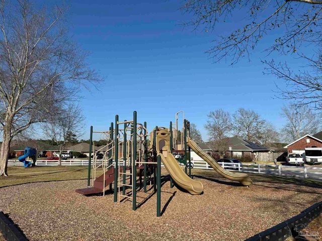 1640 Quartz Ave, Cantonment, FL 32533