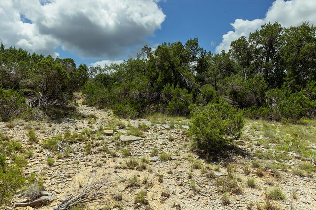 179 Shawnee TRL, Dripping Springs, TX 78620