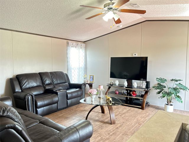 348 Road 5604, Cleveland, TX 77327