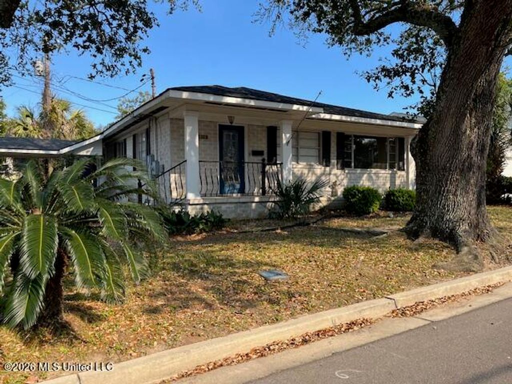 126 Azalea Drive, Biloxi, MS 39530