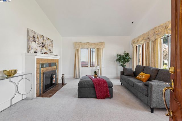 803 Cherry Way, Hayward, CA 94541