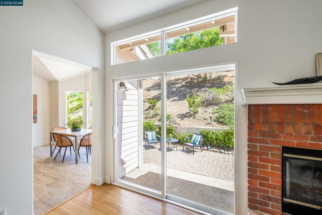 1170 Sunrise Ridge Dr, Lafayette, CA 94549
