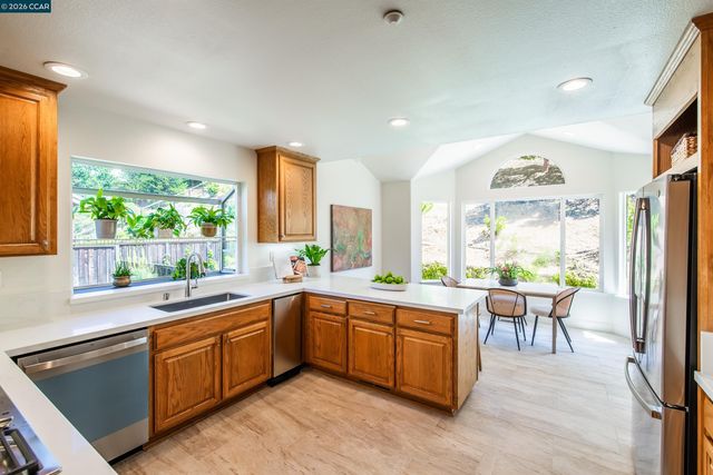 1170 Sunrise Ridge Dr, Lafayette, CA 94549