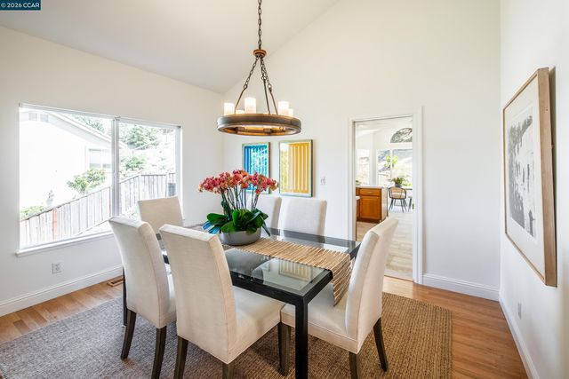 1170 Sunrise Ridge Dr, Lafayette, CA 94549