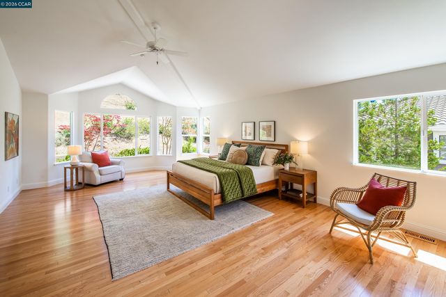 1170 Sunrise Ridge Dr, Lafayette, CA 94549