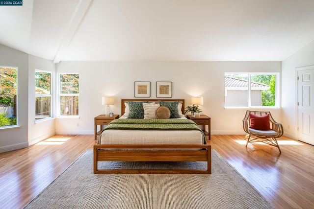 1170 Sunrise Ridge Dr, Lafayette, CA 94549