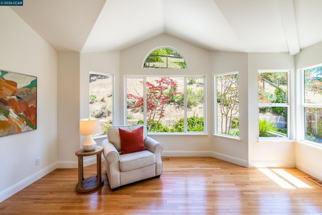 1170 Sunrise Ridge Dr, Lafayette, CA 94549