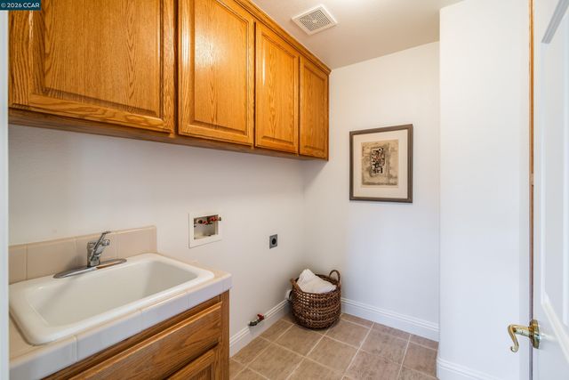 1170 Sunrise Ridge Dr, Lafayette, CA 94549