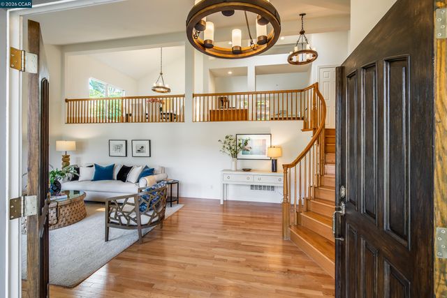 1170 Sunrise Ridge Dr, Lafayette, CA 94549