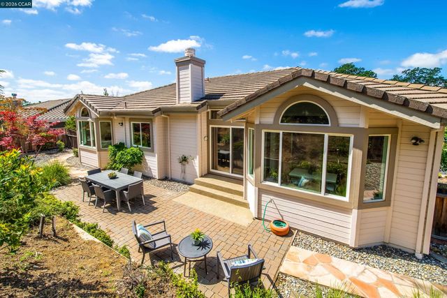 1170 Sunrise Ridge Dr, Lafayette, CA 94549