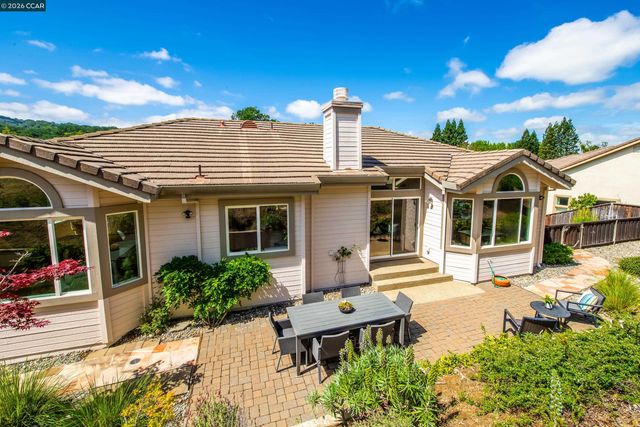 1170 Sunrise Ridge Dr, Lafayette, CA 94549