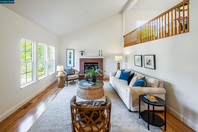 1170 Sunrise Ridge Dr, Lafayette, CA 94549