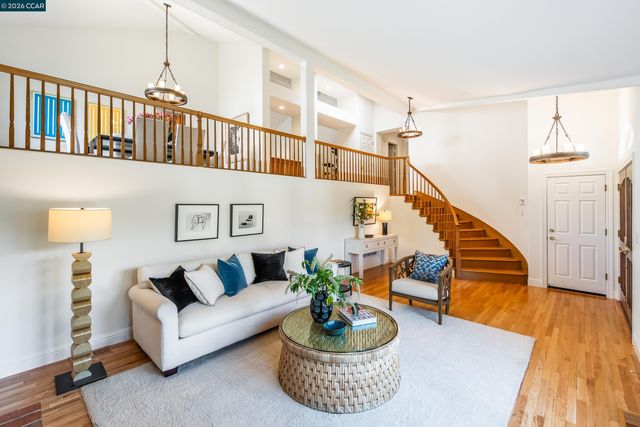 1170 Sunrise Ridge Dr, Lafayette, CA 94549
