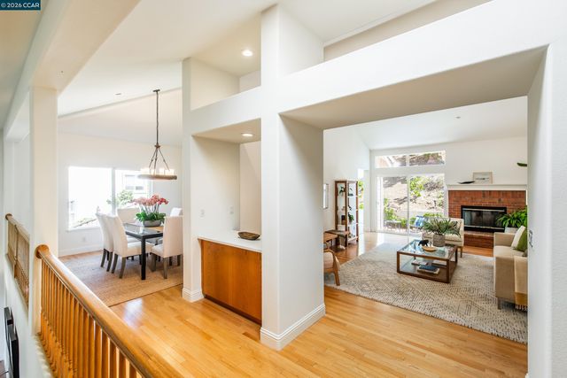 1170 Sunrise Ridge Dr, Lafayette, CA 94549