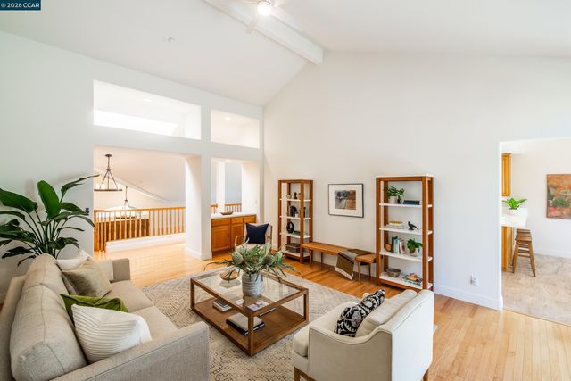1170 Sunrise Ridge Dr, Lafayette, CA 94549