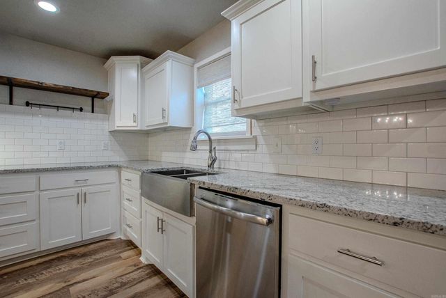 1724 Lynnwood Drive, Benton, AR 72015