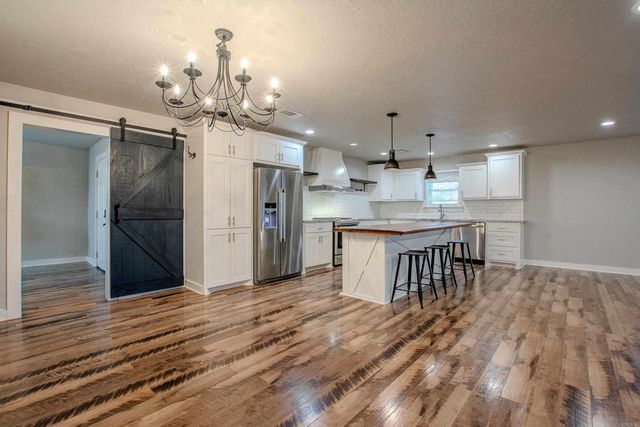 1724 Lynnwood Drive, Benton, AR 72015