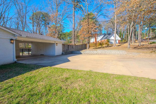 1724 Lynnwood Drive, Benton, AR 72015