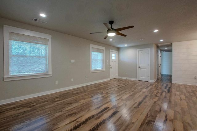 1724 Lynnwood Drive, Benton, AR 72015