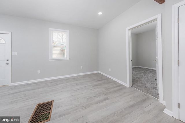 33 POINT BREEZE AVENUE, Clementon, NJ 08021