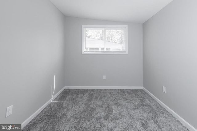 33 POINT BREEZE AVENUE, Clementon, NJ 08021