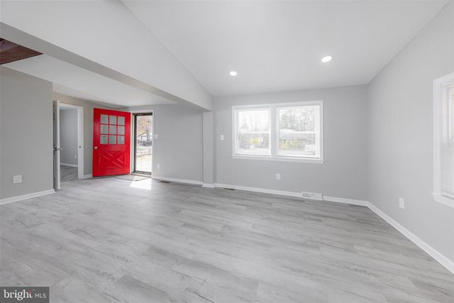 33 POINT BREEZE AVENUE, Clementon, NJ 08021