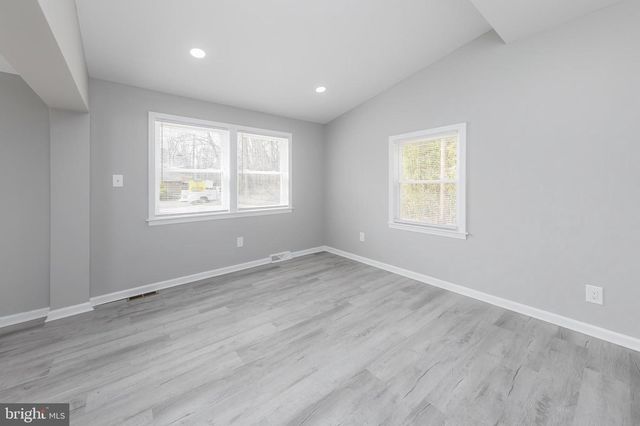 33 POINT BREEZE AVENUE, Clementon, NJ 08021