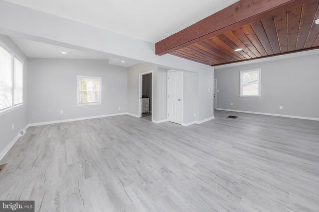 33 POINT BREEZE AVENUE, Clementon, NJ 08021