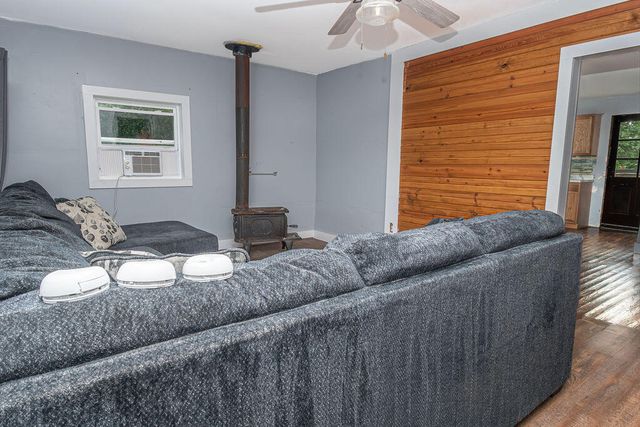 1797 E Clack Mountain Road, Clearfield, KY 40313