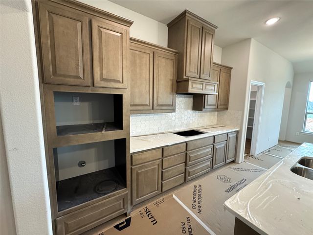 12904 Little Wolf Drive, Godley, TX 76044