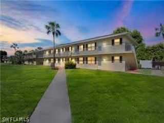 3325 Airport RD N Q1, Naples, FL 34105
