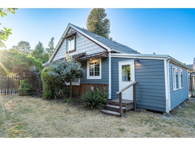 128 Cowlitz Gardens Rd, Kelso, WA 98626