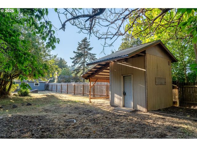 128 Cowlitz Gardens Rd, Kelso, WA 98626