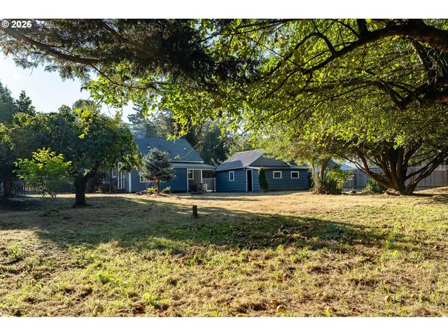 128 Cowlitz Gardens Rd, Kelso, WA 98626