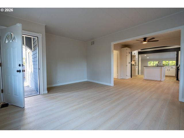128 Cowlitz Gardens Rd, Kelso, WA 98626