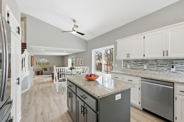 5695 Yucca Lane N, Plymouth, MN 55446