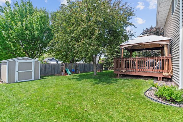 5695 Yucca Lane N, Plymouth, MN 55446