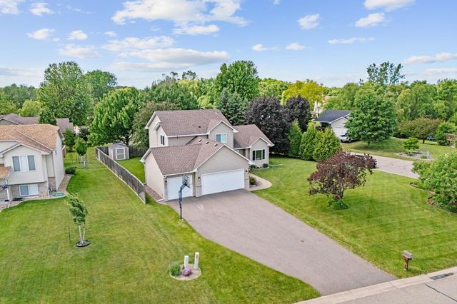 5695 Yucca Lane N, Plymouth, MN 55446