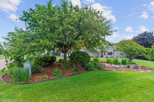 5695 Yucca Lane N, Plymouth, MN 55446
