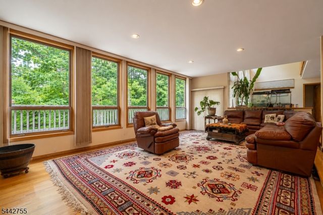 4 High Mountain Trl, Lincoln Park Boro, NJ 07035