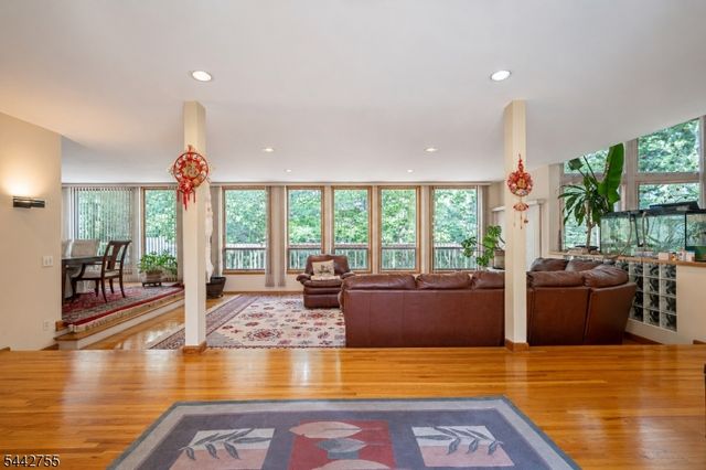 4 High Mountain Trl, Lincoln Park Boro, NJ 07035