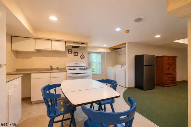 4 High Mountain Trl, Lincoln Park Boro, NJ 07035