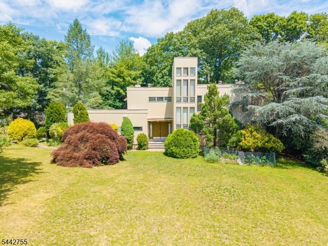 4 High Mountain Trl, Lincoln Park Boro, NJ 07035