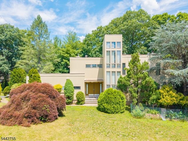 4 High Mountain Trl, Lincoln Park Boro, NJ 07035