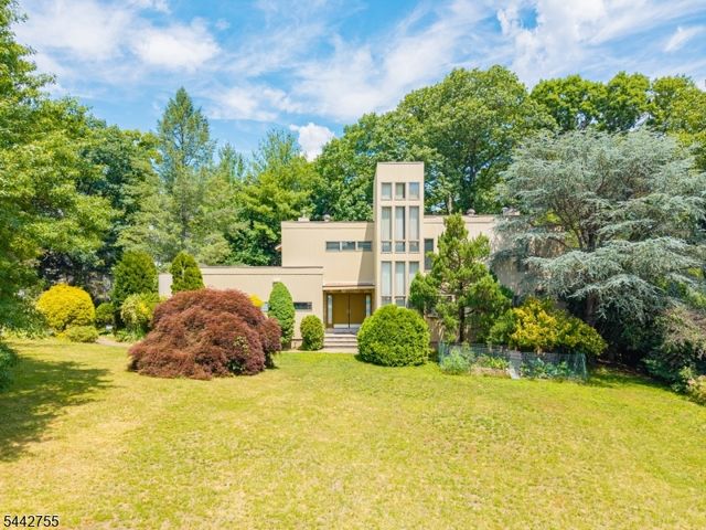 4 High Mountain Trl, Lincoln Park Boro, NJ 07035
