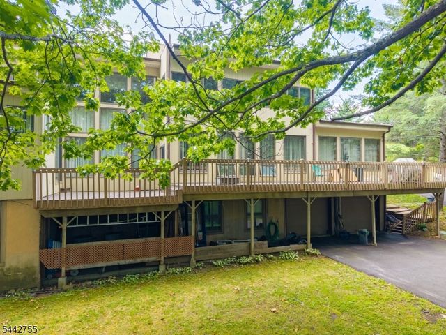 4 High Mountain Trl, Lincoln Park Boro, NJ 07035
